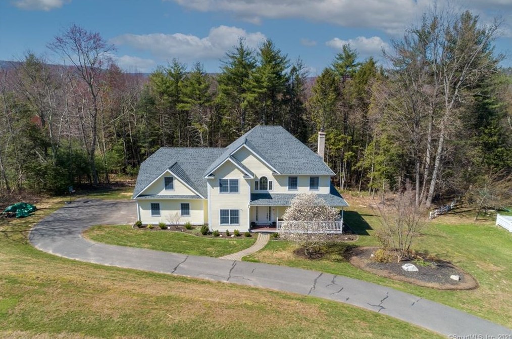 19 Hillyer Way, Granby, CT 06035