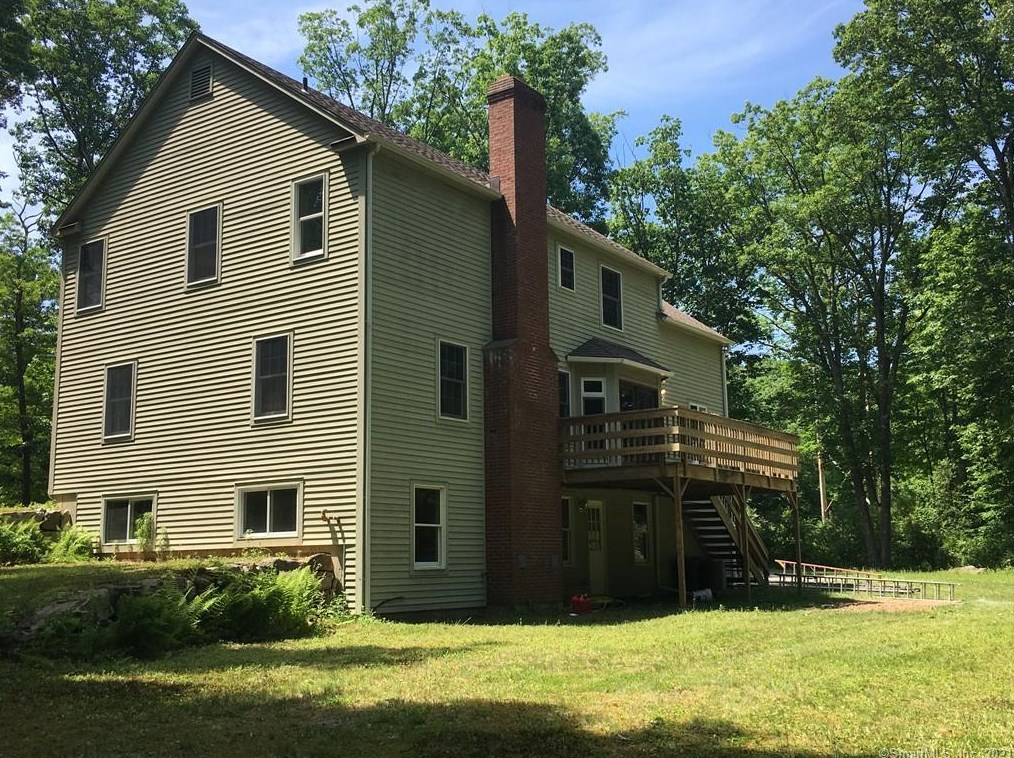 18 Costa Ln, West-Redding, CT 06896 exterior