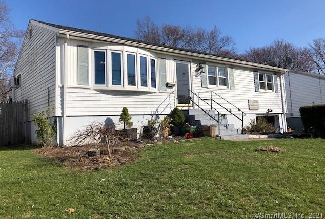 92 Kaye Rd, New Haven, CT 06516 exterior