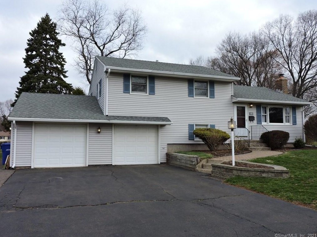 61 Pine Knob Dr, Wapping, CT 06074