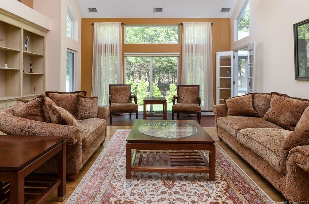 20 Crosswood Rd, Farmington, CT 06032