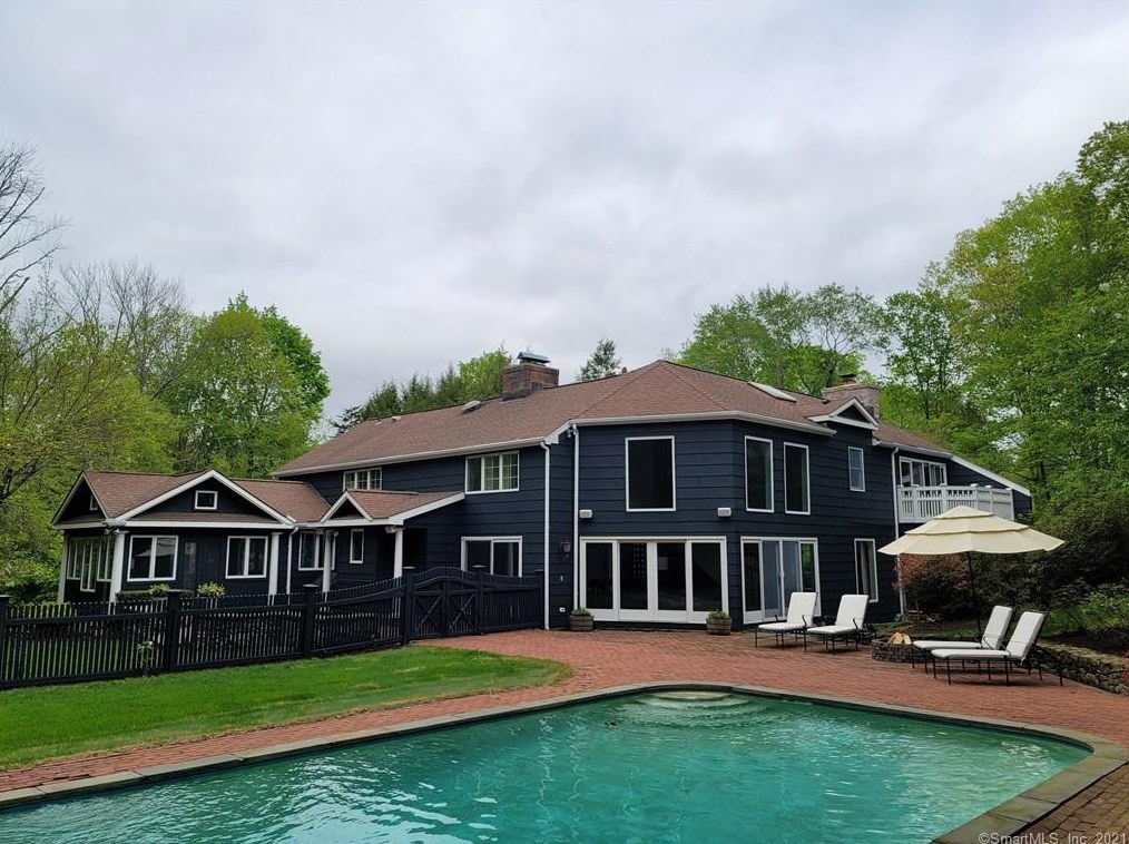 5 Twin Bridge Acre Rd, Westport, CT 06880 exterior
