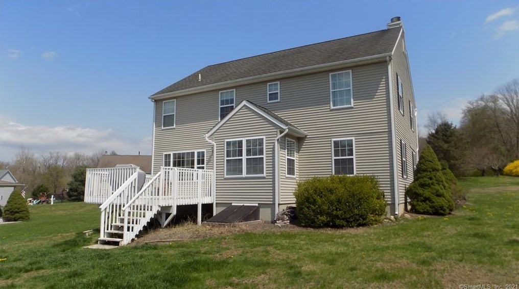 28 Weantinock Dr, Northville, CT 06776