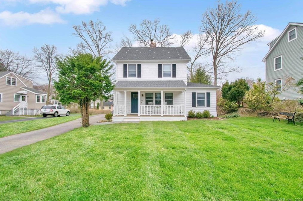 43 Brookdale Rd, Fairfield, CT 06824-4657