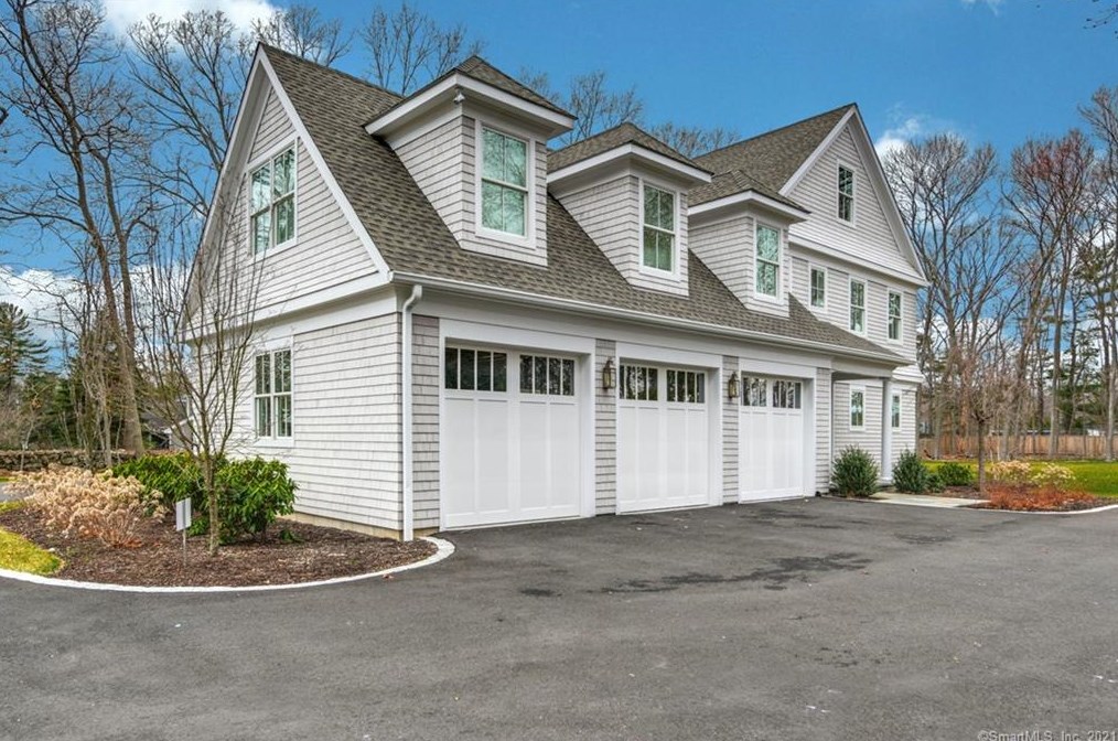 41 Holly Ln, Tokeneke, CT 06820-3305