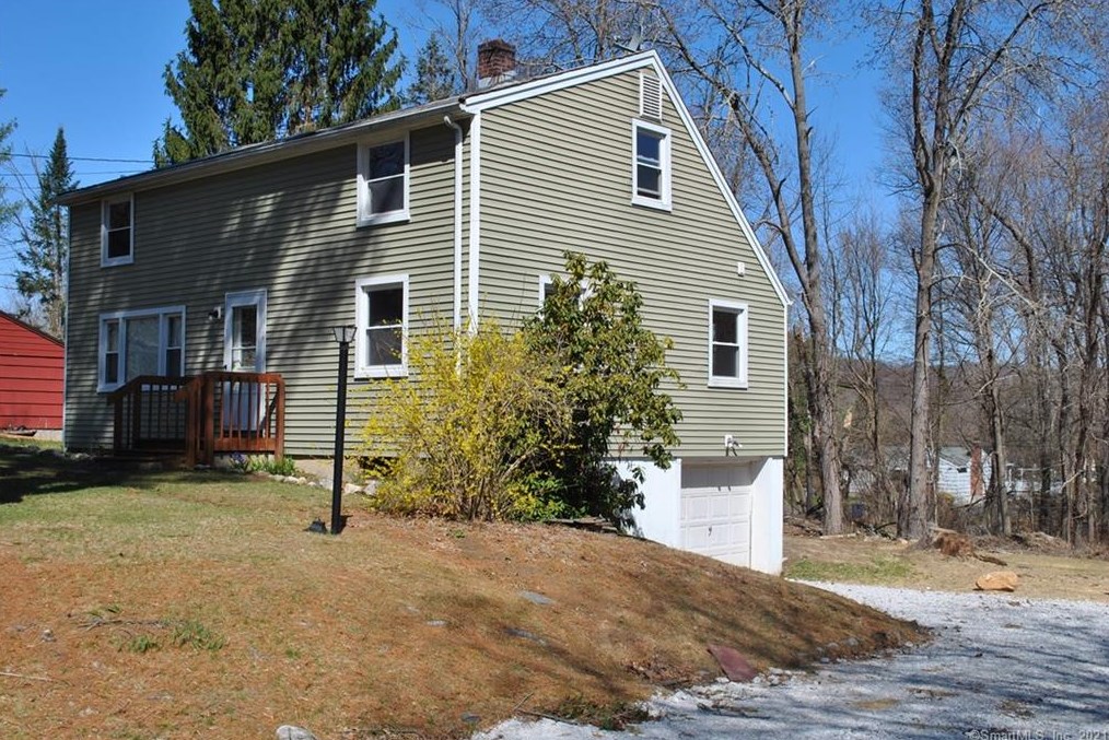 8 Clearview Dr, Northville, CT 06776-5219