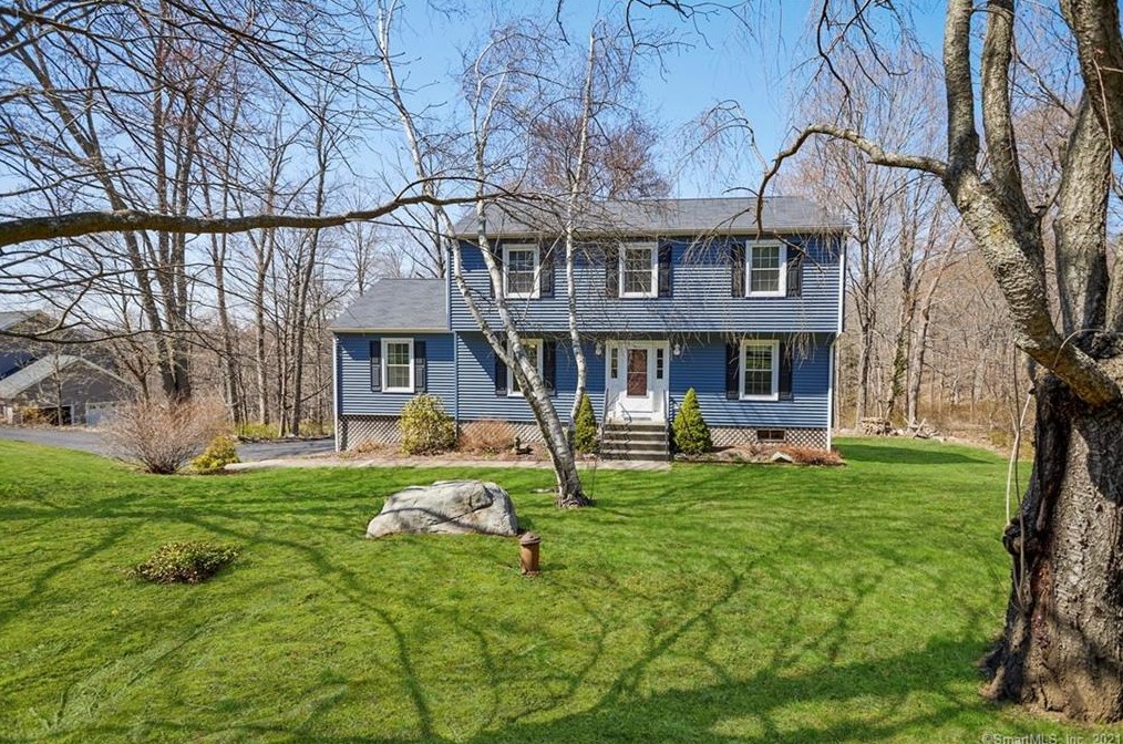 27 Cannonball Dr, Danbury, CT 06810