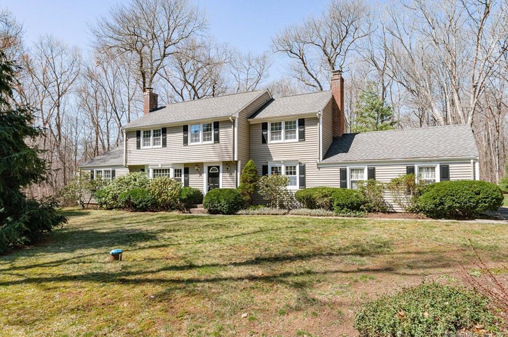 10 Cardinal Rd, Simsbury, CT 06070-1142