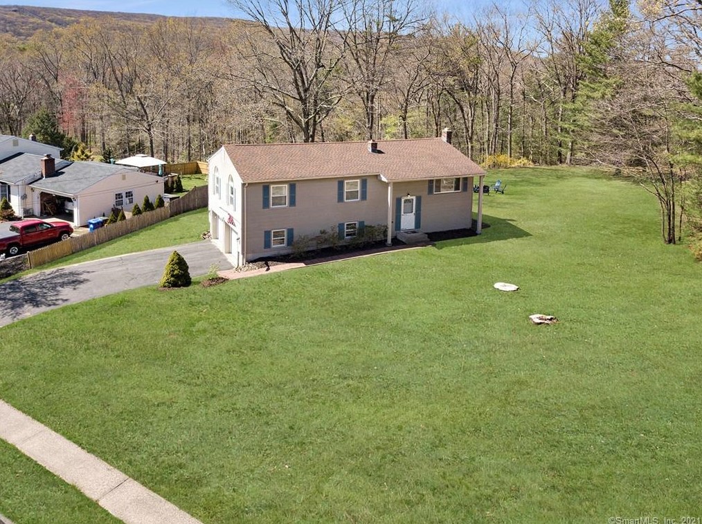 255 Hitchcock Rd, Southington, CT 06489