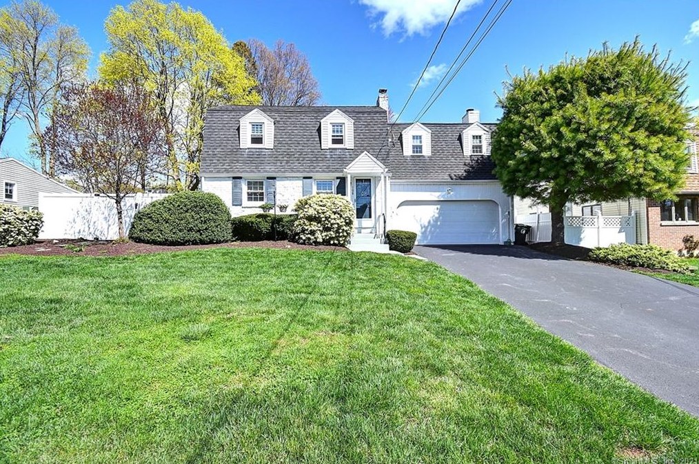 108 Cheney Ln, Hartford, CT 06118-3005