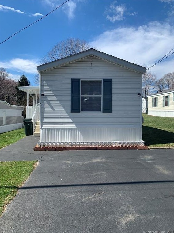 5 A St, Groton, CT 06340