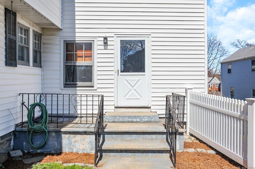 19 De Bera Ln, Stamford, CT 06902