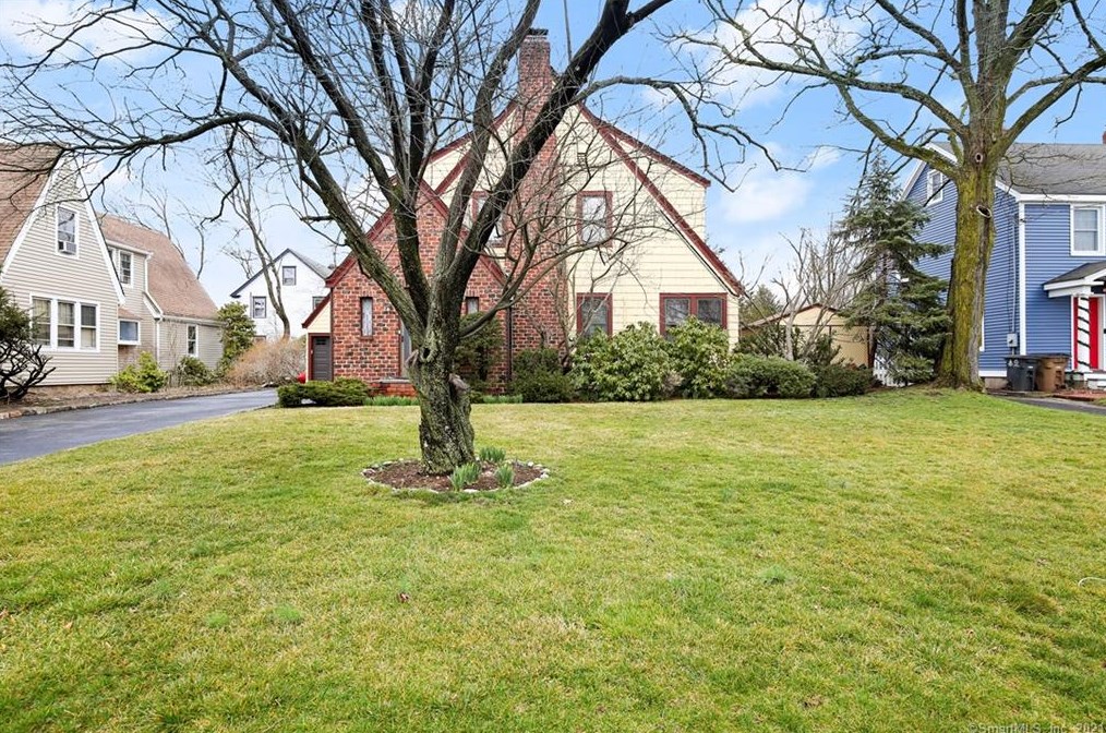 439 Courtland Ave, Stamford, CT 06906