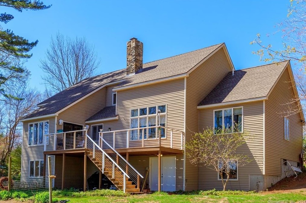 67 Blossom Dr, Pomfret Center, CT 06259