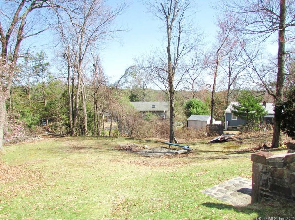 86 Monce Rd, Unionville, CT 06013-2542