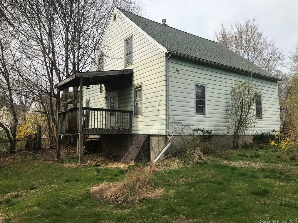 8 Concord St, Danbury, CT 06810
