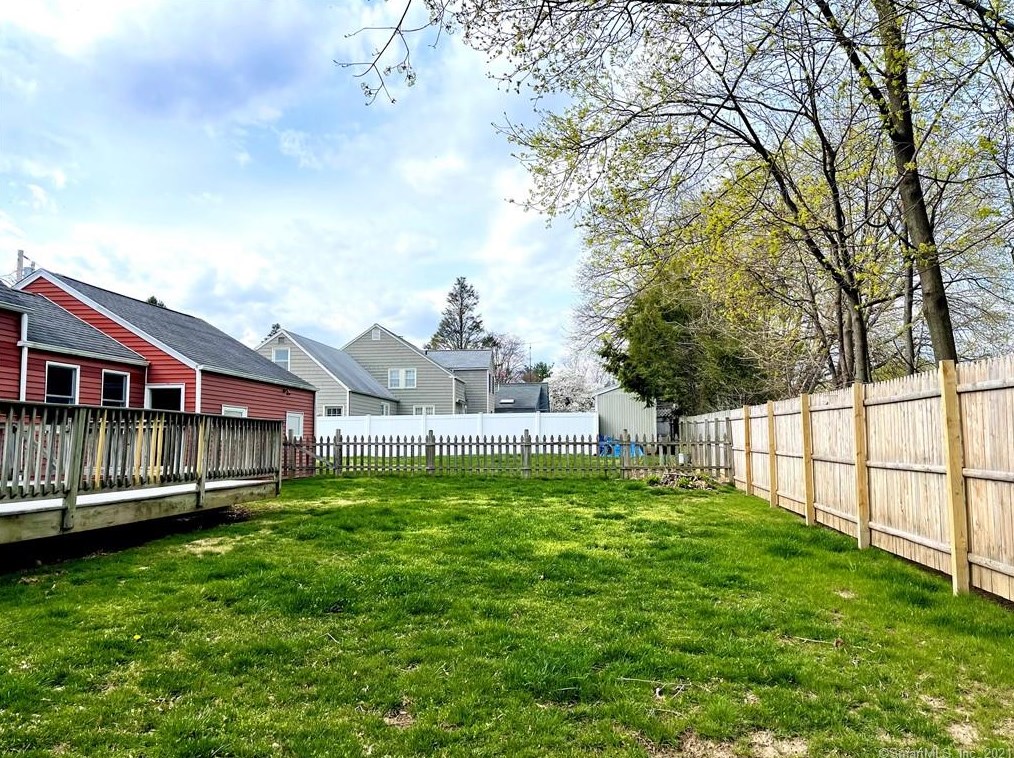 816 Riverton Ter, Stratford CT  06614-3348 exterior