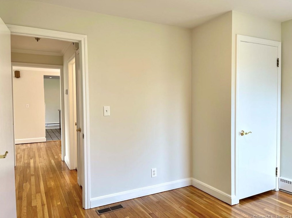 816 Riverton Ter, Stratford CT  06614-3348 exterior