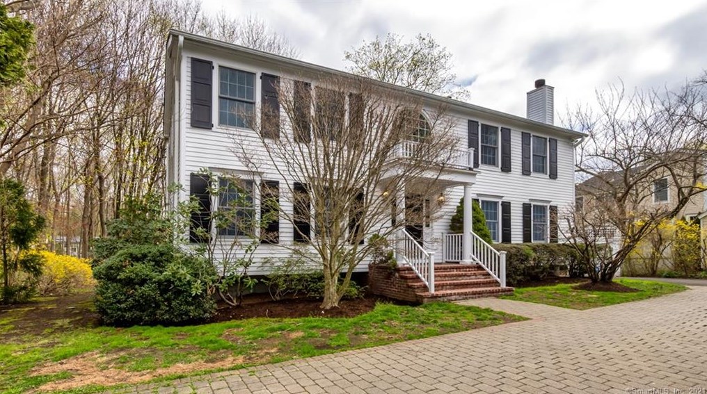 43 Indian Field Rd, Greenwich, CT 06830