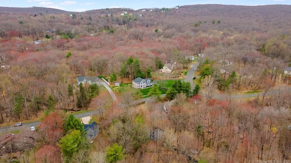 126 Wood Creek Rd, Unionville, CT 06013-1924