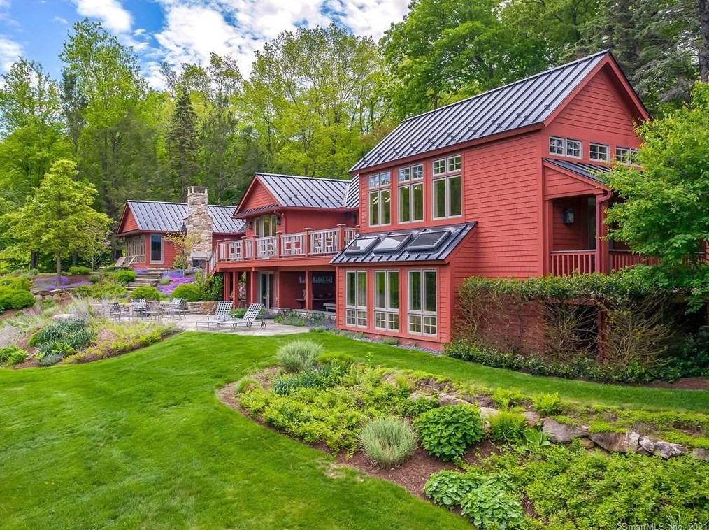 35 Schoolhouse Rd, Roxbury, CT 06783