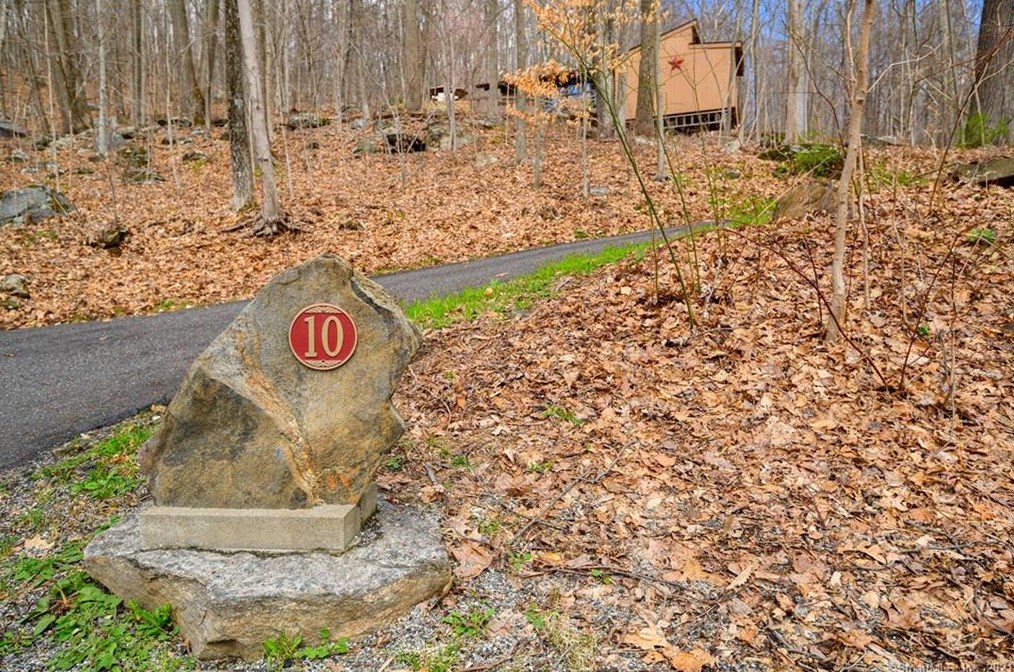 10 Coburn Rd E, Sherman, CT 06784