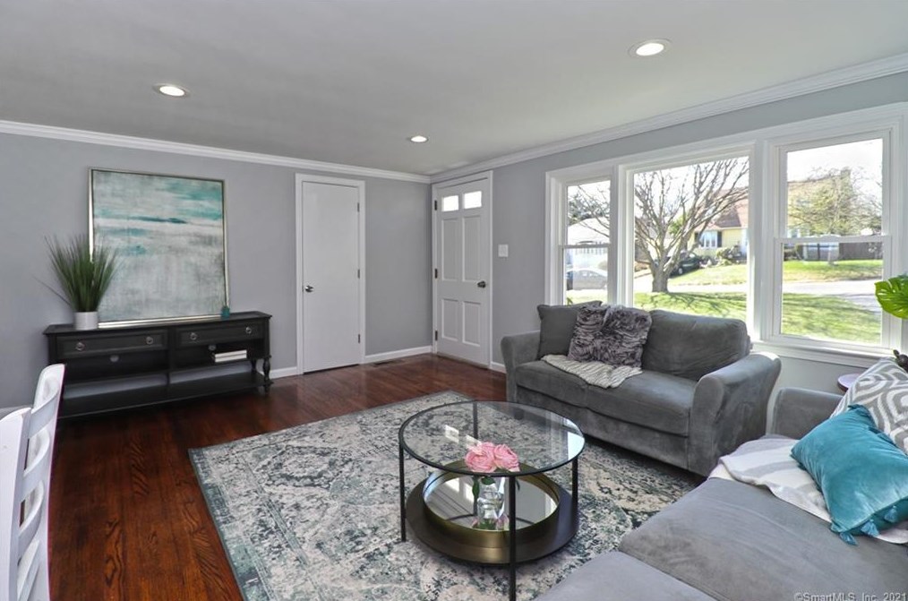 19 Pearl Rd, Union City CT  06770-3713 exterior