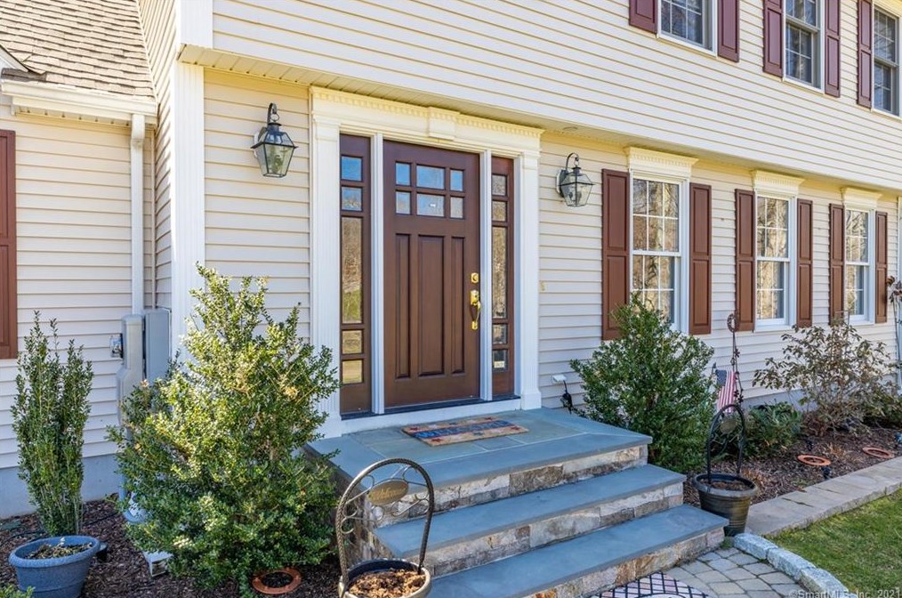 8 Elsie Ln, Clinton, CT 06413