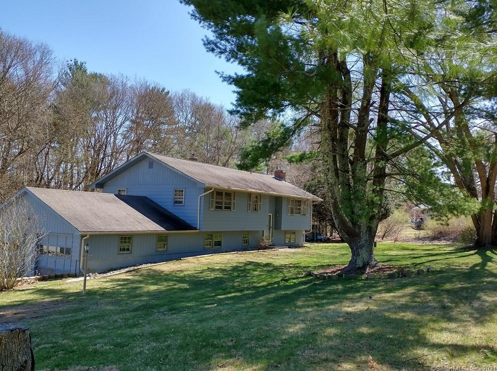 18 Welden Dr, North Windham, CT 06280