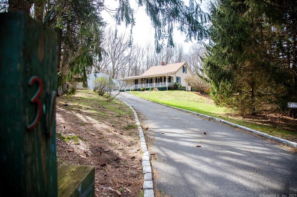 30 Cherry Ln, Bethel, CT 06801