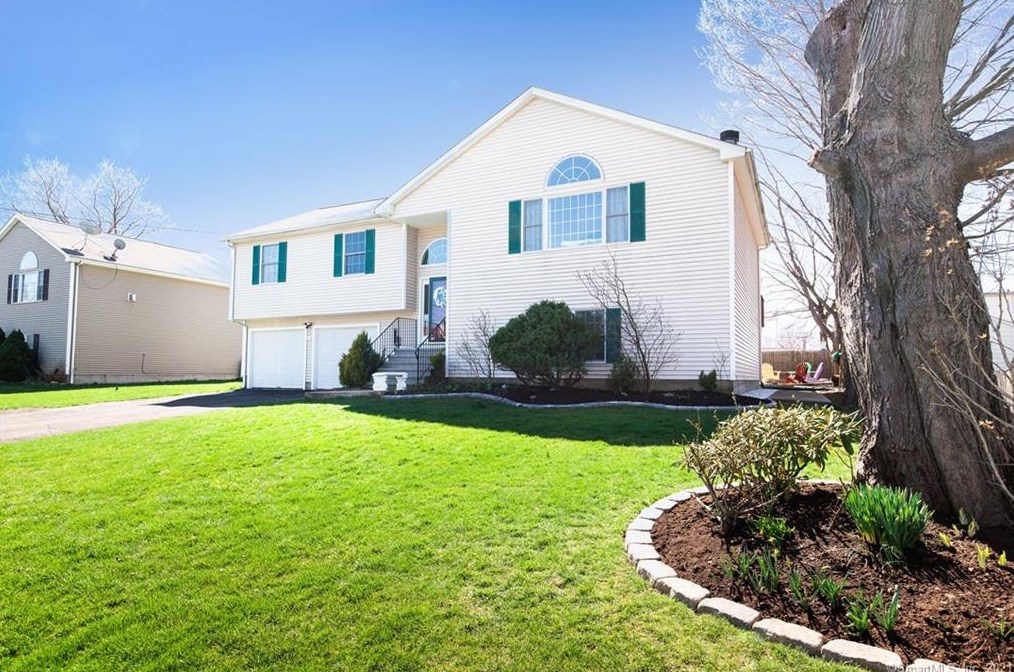 62 William St, Milford, CT 06461