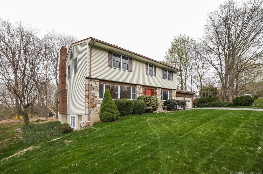 19 Winding Brook Trl, Vernon, CT 06066 exterior