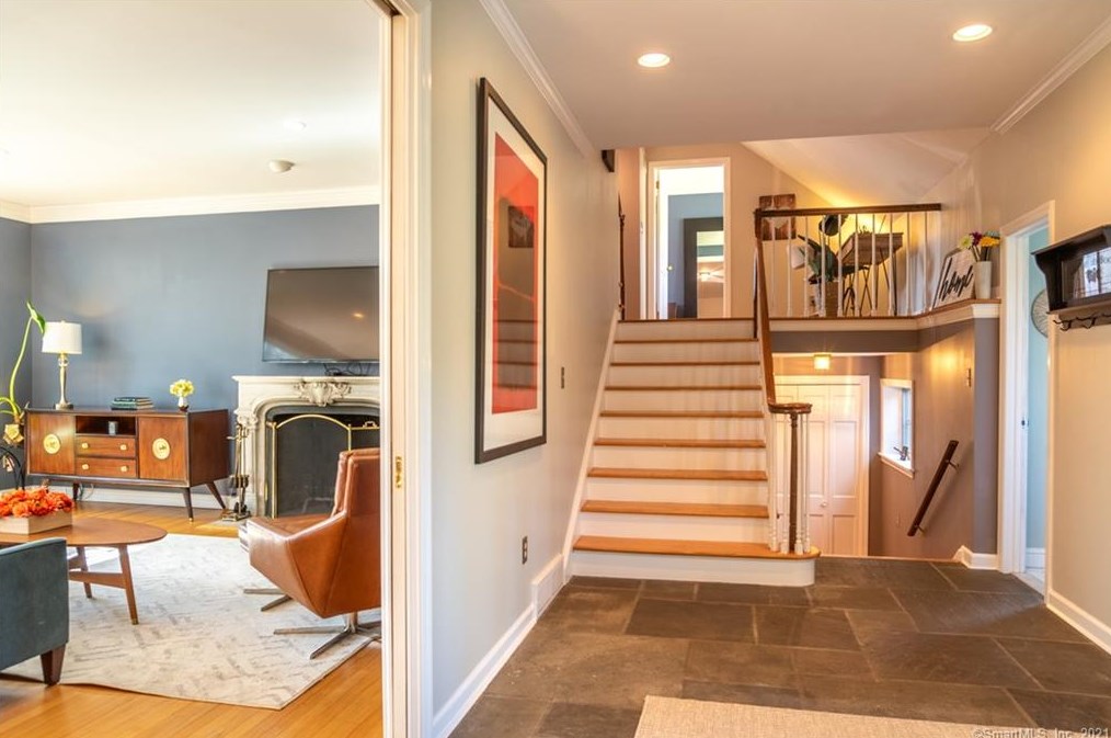 43 Chalburn Rd, West Redding CT  06896-1830 exterior