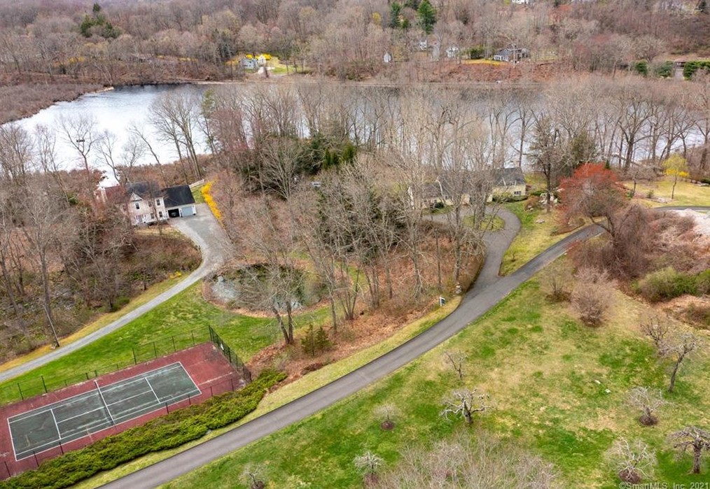 43 Chalburn Rd, West Redding CT  06896-1830 exterior