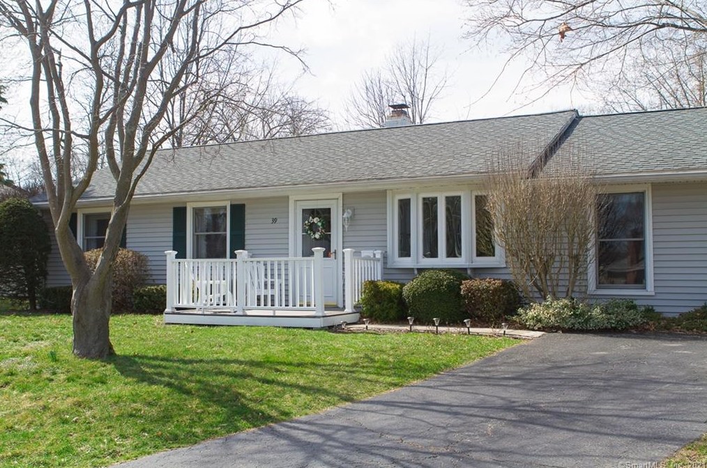 39 Spindrift Ln, Milford, CT 06460