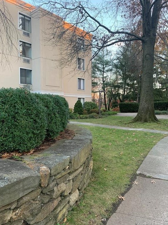 1535 E Putnam Ave #407, Old Greenwich, CT 06870
