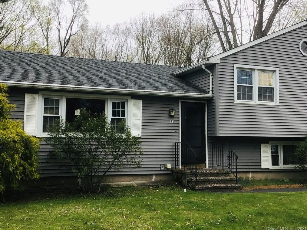 92 Bassett Rd, North Haven, CT 06473