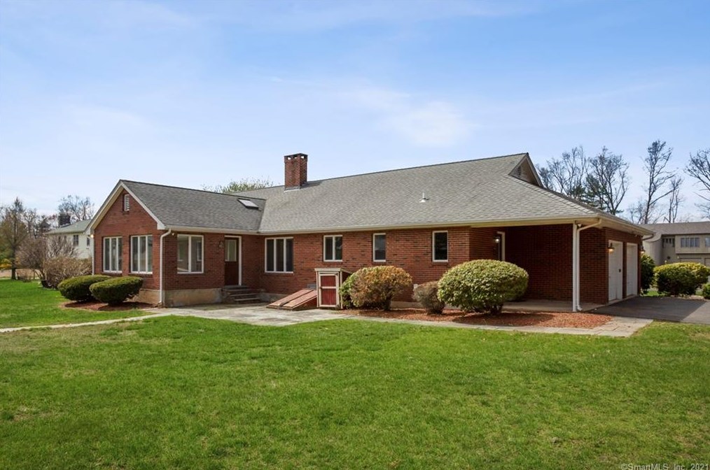 152 Windshire Dr, Wapping, CT 06074