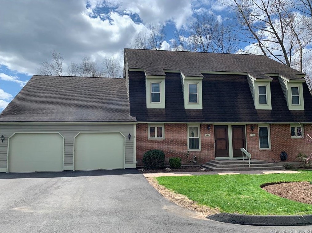 136 Colonial Hill Dr #136, Wallingford, CT 06492