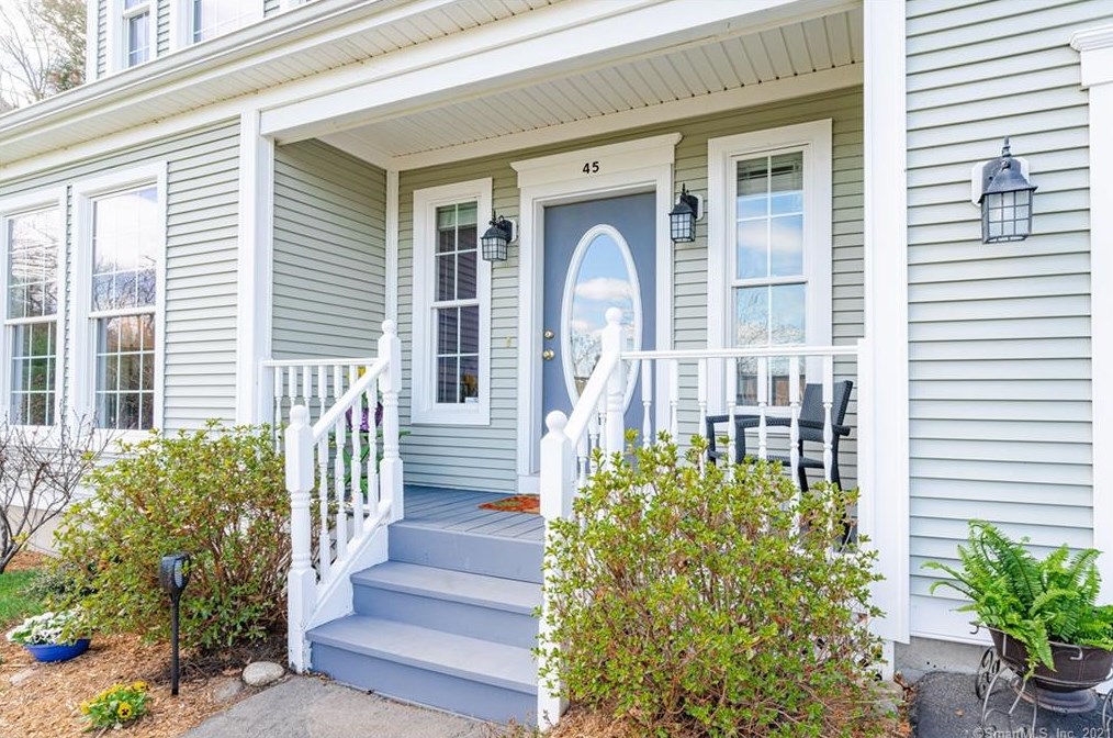 45 Village Ln #45, Collinsville, CT 06019