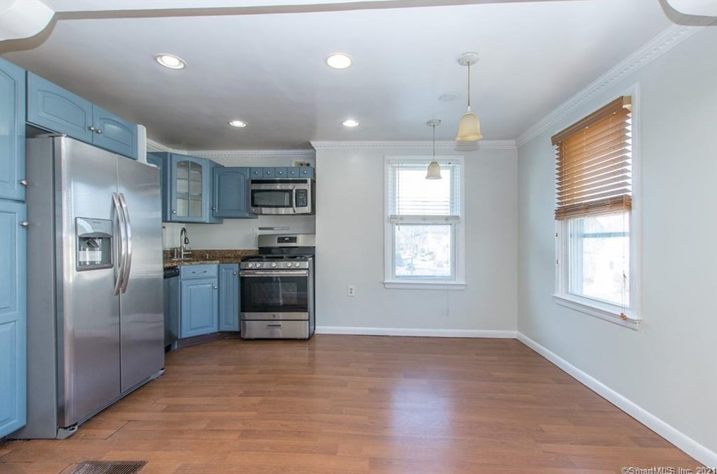 18 Lawrence St #2, Norwalk, CT 06854