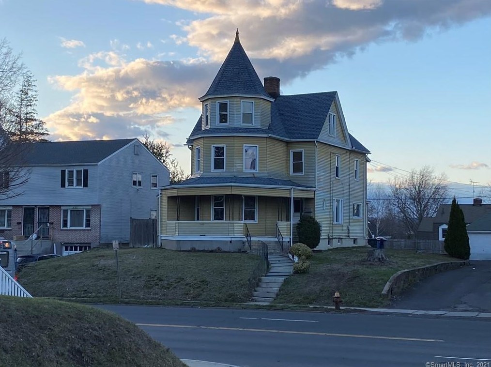 670 New Britain Ave, Hartford, CT 06106