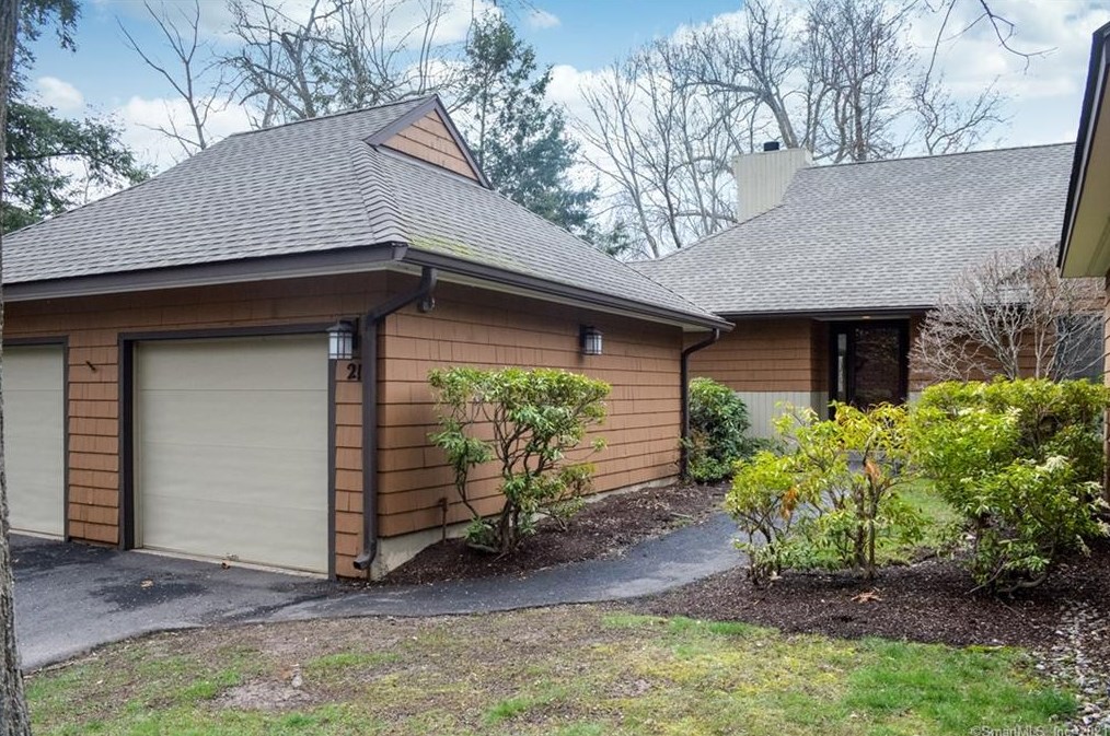 21 Bathcrescent Ln #21, Bloomfield, CT 06002