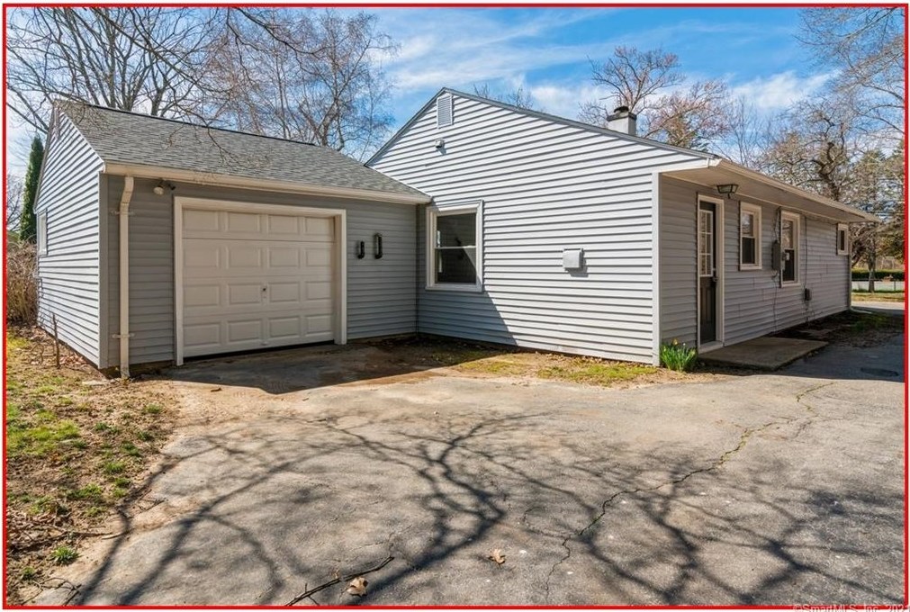 136 High Rock Rd, Groton, CT 06340