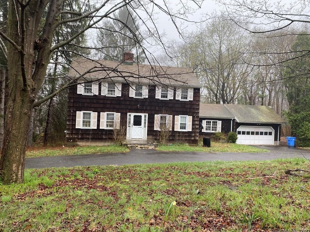 31 Lark Ln, Huntington, CT 06484