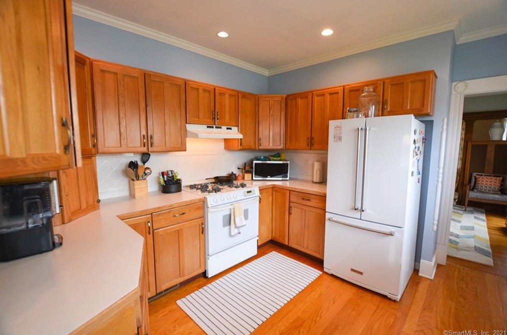 1 East St, Stratford, CT 06615-6519