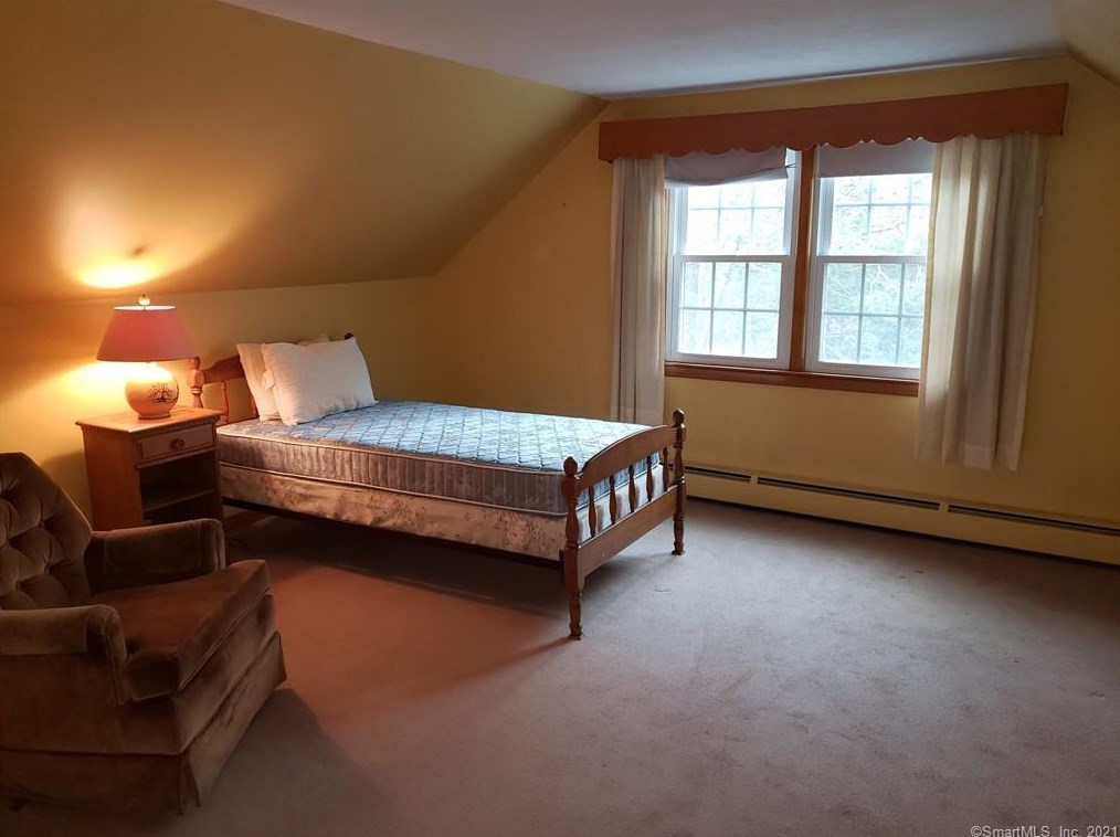 75 Dogwood Ln, Mystic CT  06355-1040 exterior