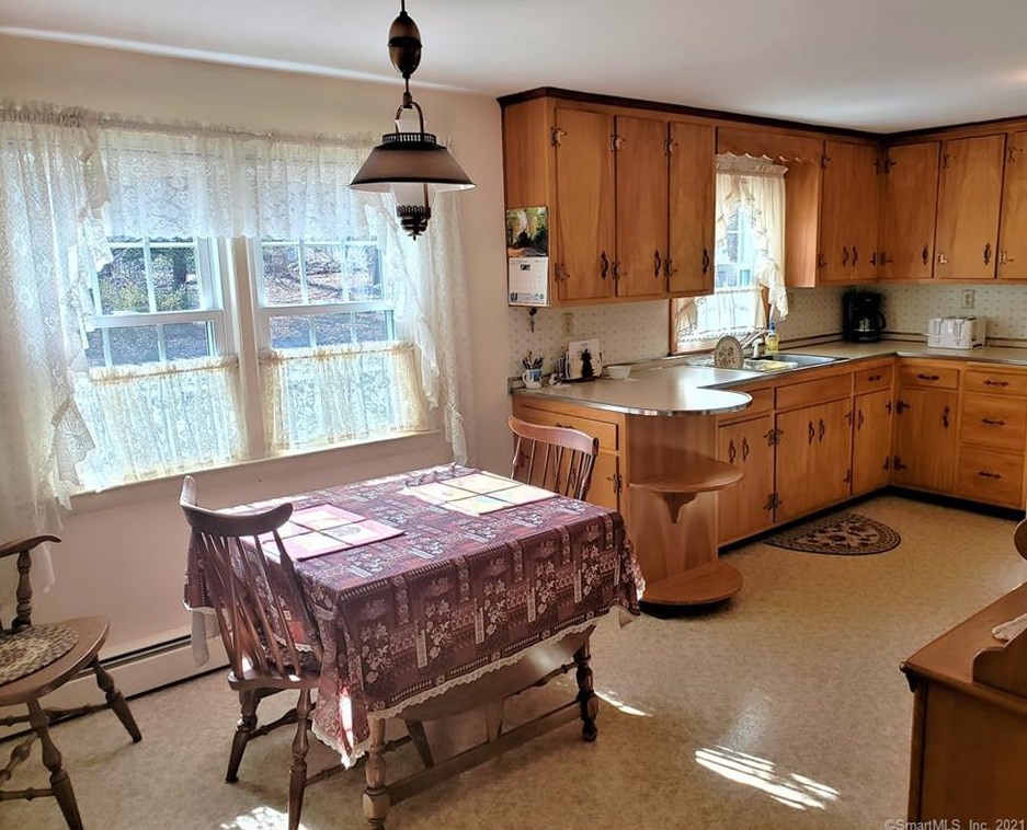 75 Dogwood Ln, Mystic CT  06355-1040 exterior