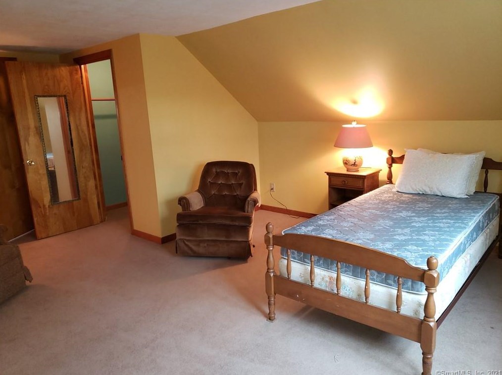 75 Dogwood Ln, Mystic CT  06355-1040 exterior