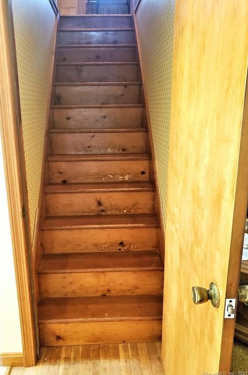 75 Dogwood Ln, Mystic CT  06355-1040 exterior